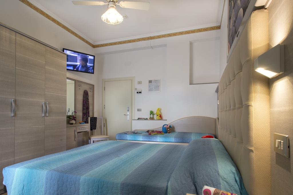 Hotel Titanus Беллария-Иджеа-Марина Экстерьер фото
