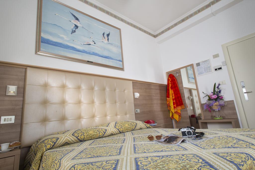 Hotel Titanus Беллария-Иджеа-Марина Экстерьер фото